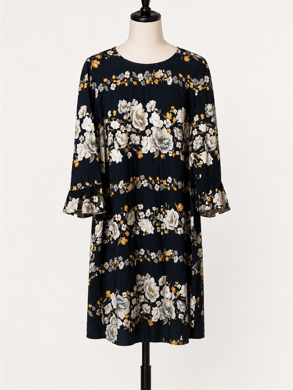 Shift Dress 3/4 Length Flutter Sleeves Floral design Grey White Size XL Tall